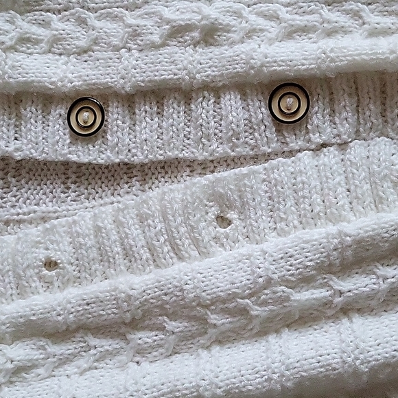 White Cable Knit Buttons Cardigan - Picture 4 of 6